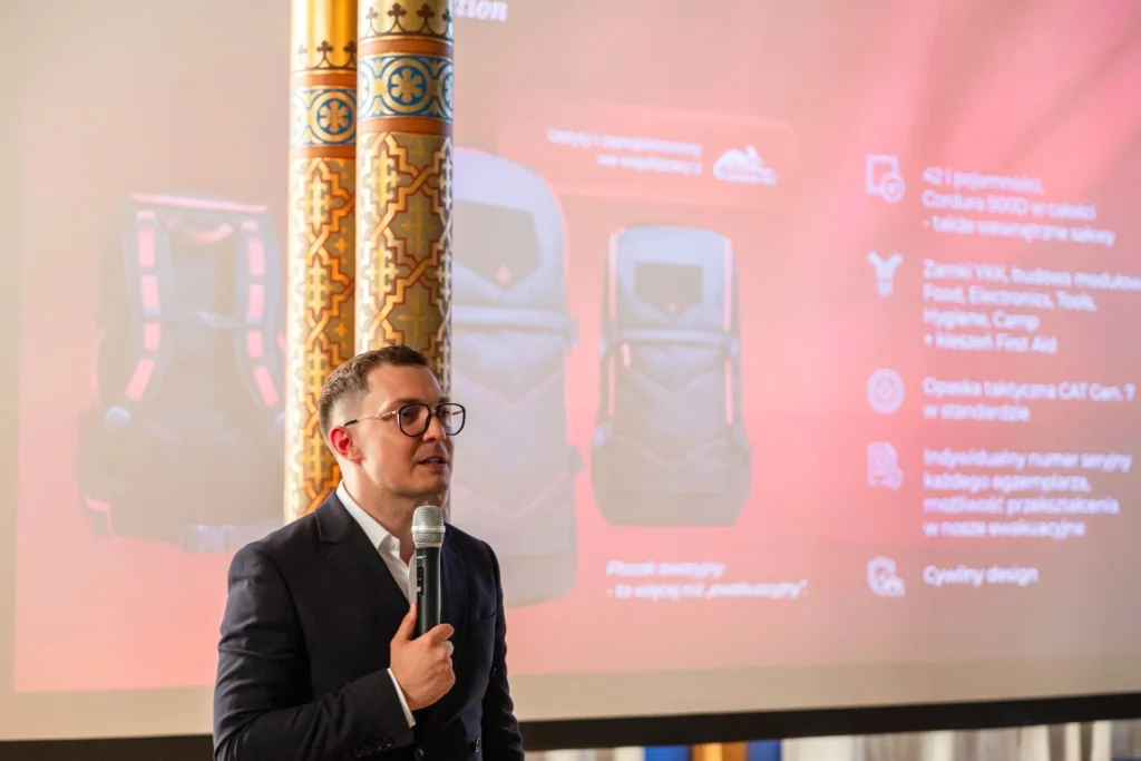 B-ALERT prezentacja plecaka ewakuacyjnego Prezes Mariusz Tomczak